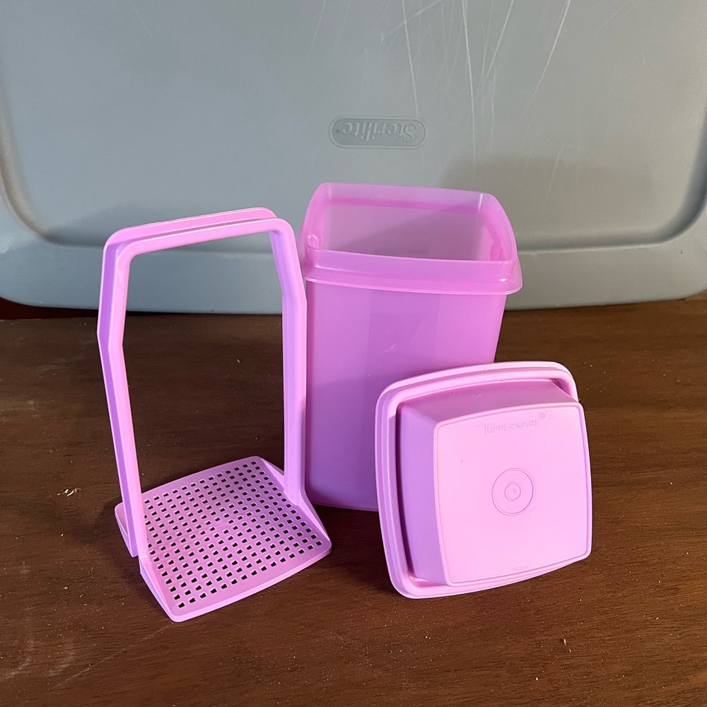 Tupperware Pic A Deli
